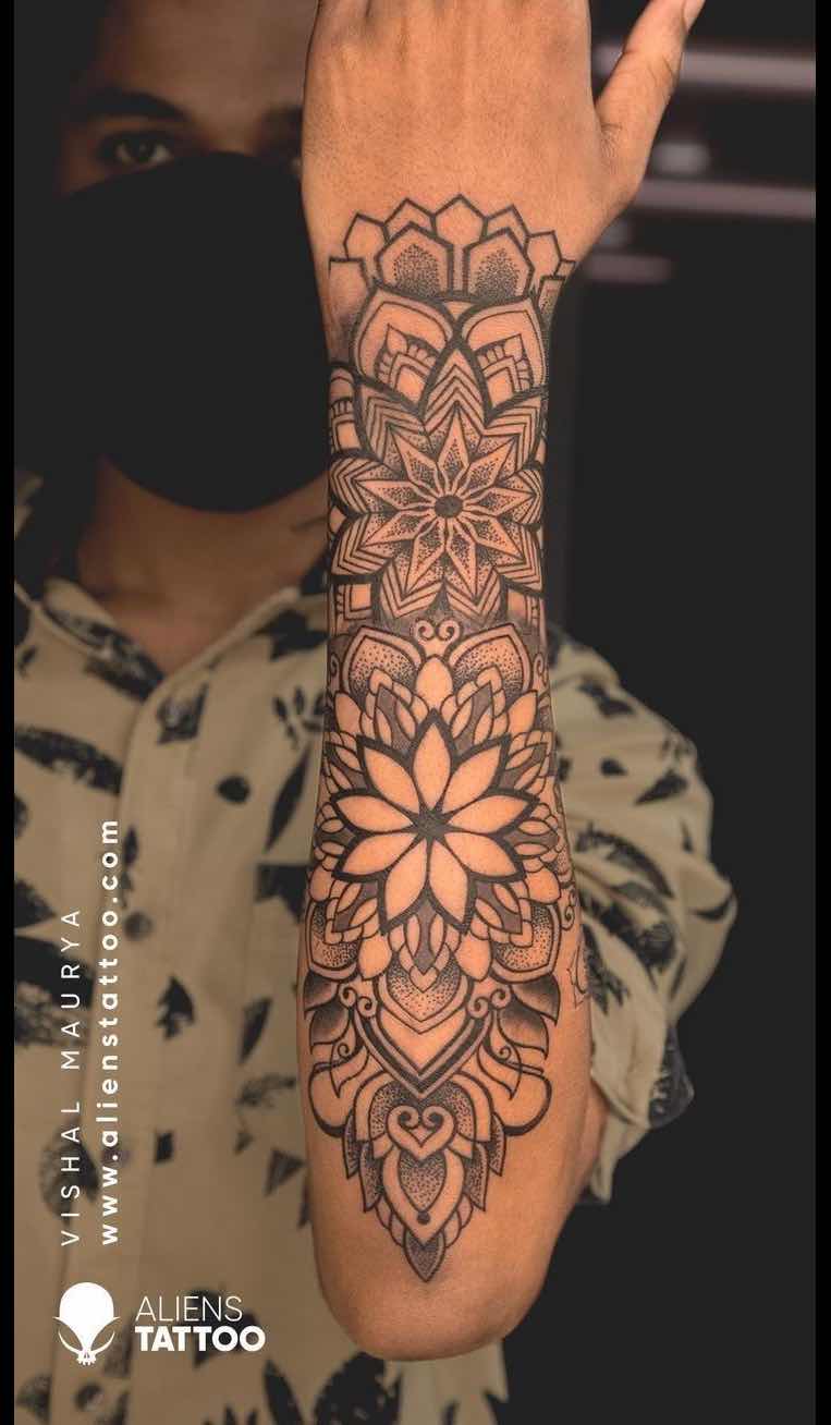 Men's tattoo 